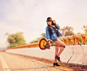 Fondo de pantalla Girl With Guitar 176x144