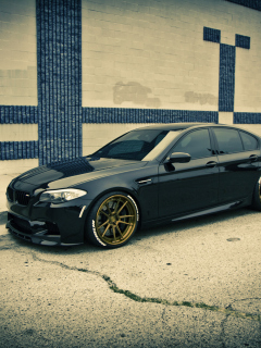 Fondo de pantalla BMW M5 240x320