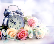 Fondo de pantalla Alarm Clock with Roses 176x144