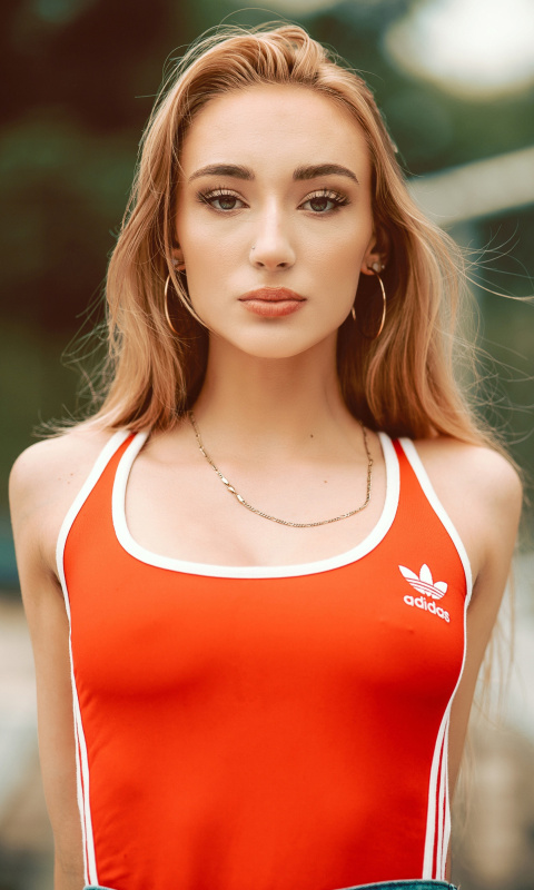 Screenshot №1 pro téma Blonde in Adidas Bodysuit 480x800