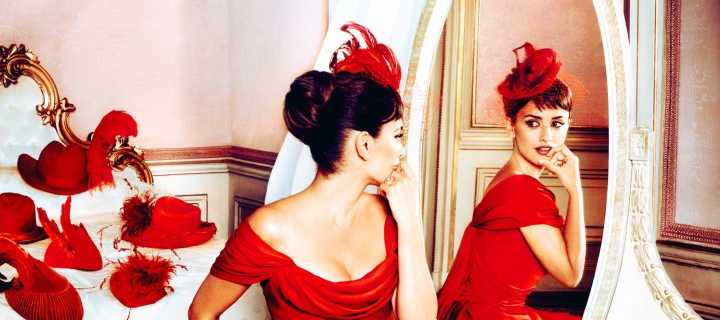 Screenshot №1 pro téma Penelope Cruz In Little Red Dress 720x320