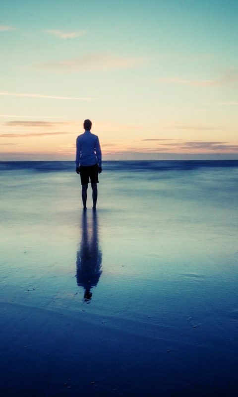 Man Between Water And Sky screenshot #1 480x800