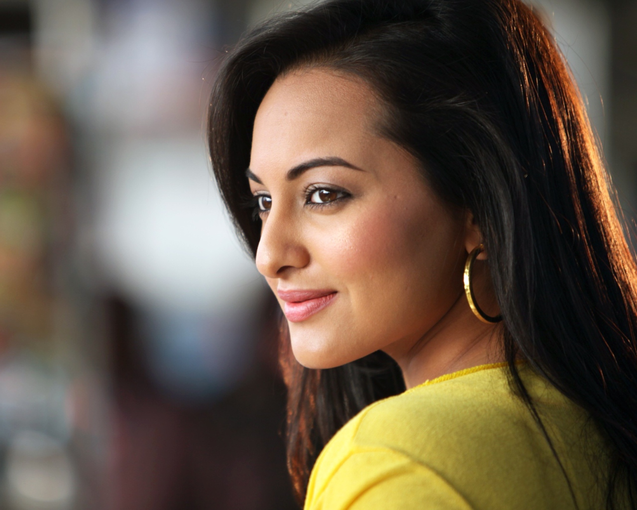 Screenshot №1 pro téma 2013 Sonakshi Sinha 1280x1024