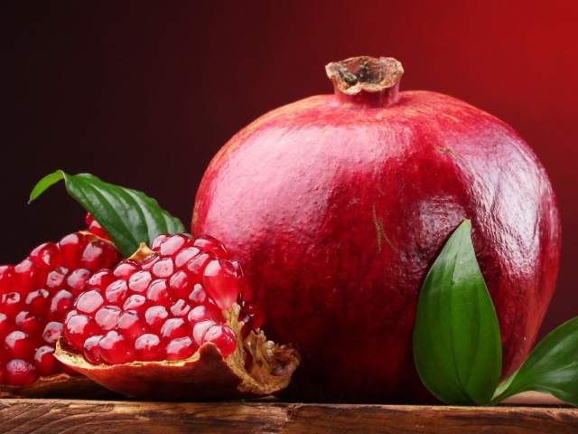 Ripe fruit pomegranate wallpaper 640x480