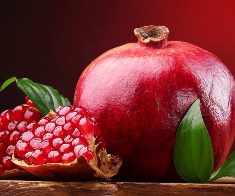 Ripe fruit pomegranate wallpaper 960x800