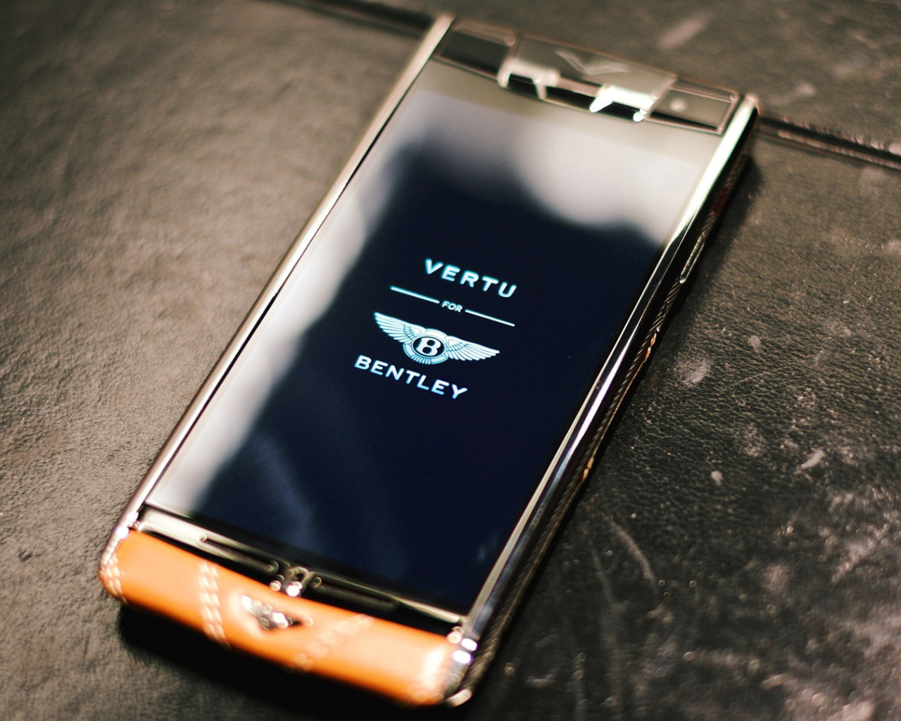 Das Vertu Bentley Wallpaper 1280x1024