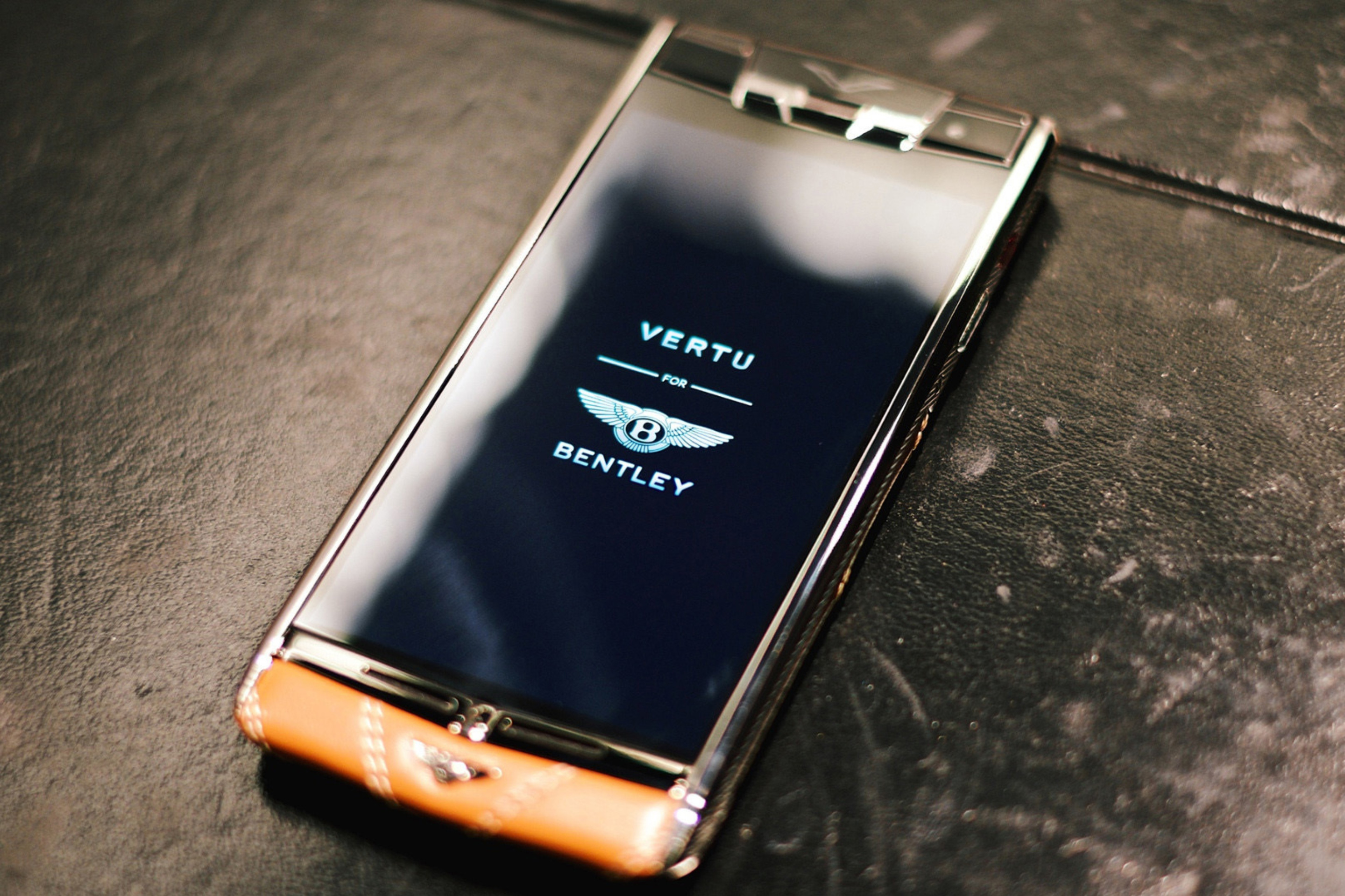 Обои Vertu Bentley 2880x1920