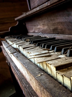 Sfondi Old Piano 240x320