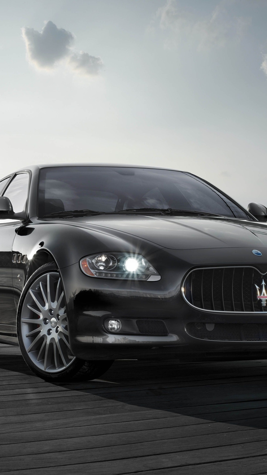 Fondo de pantalla Maserati Quattroporte 1080x1920