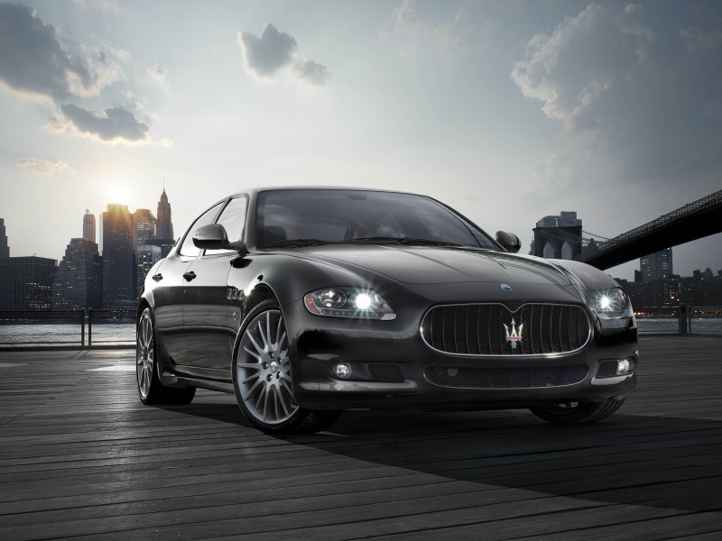 Fondo de pantalla Maserati Quattroporte 800x600