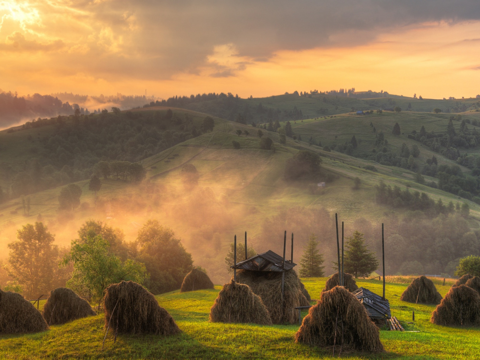 Sfondi Autumn in Ukraine 1600x1200