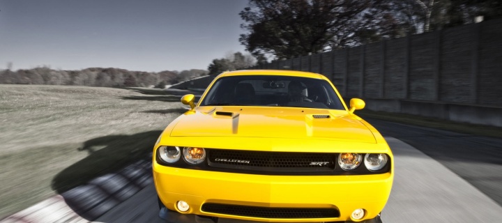 Screenshot №1 pro téma Dodge Challenger SRT8 392 720x320
