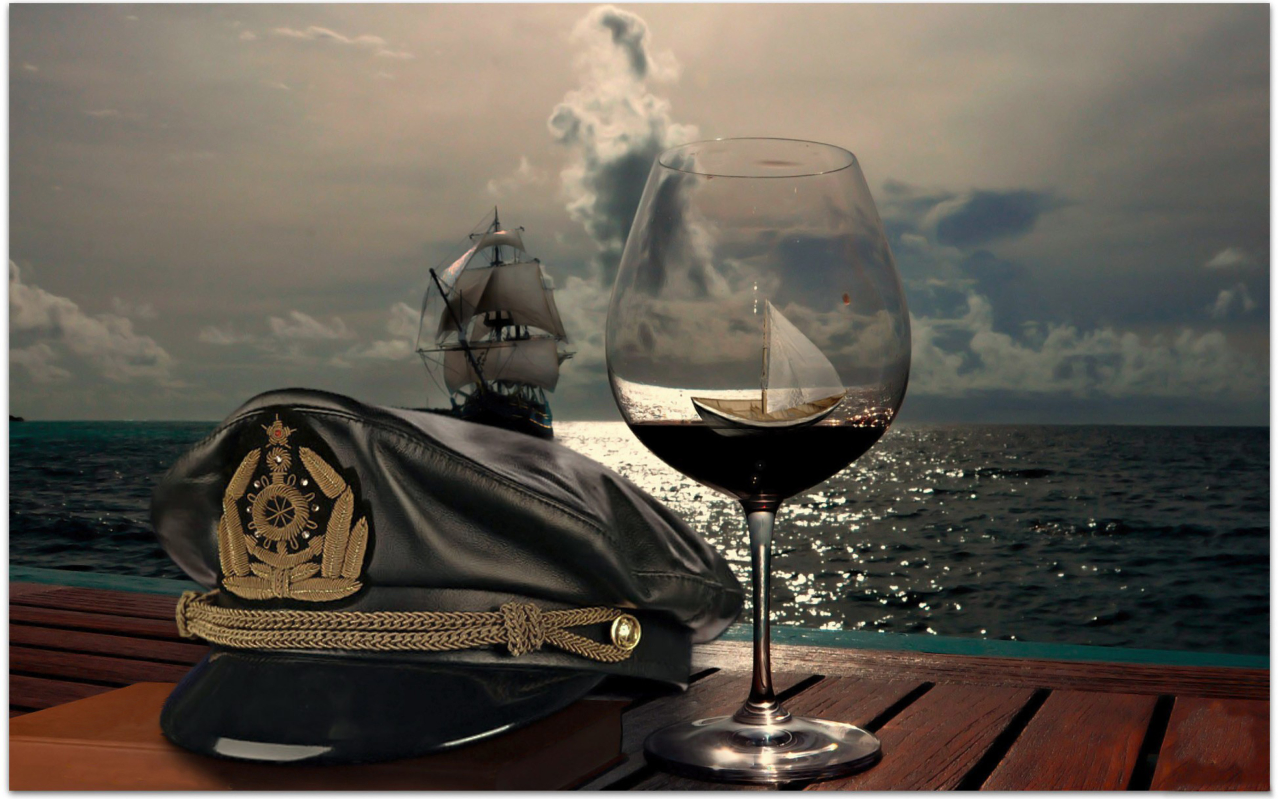 Fondo de pantalla Ships In Sea And In Wine Glass 2560x1600