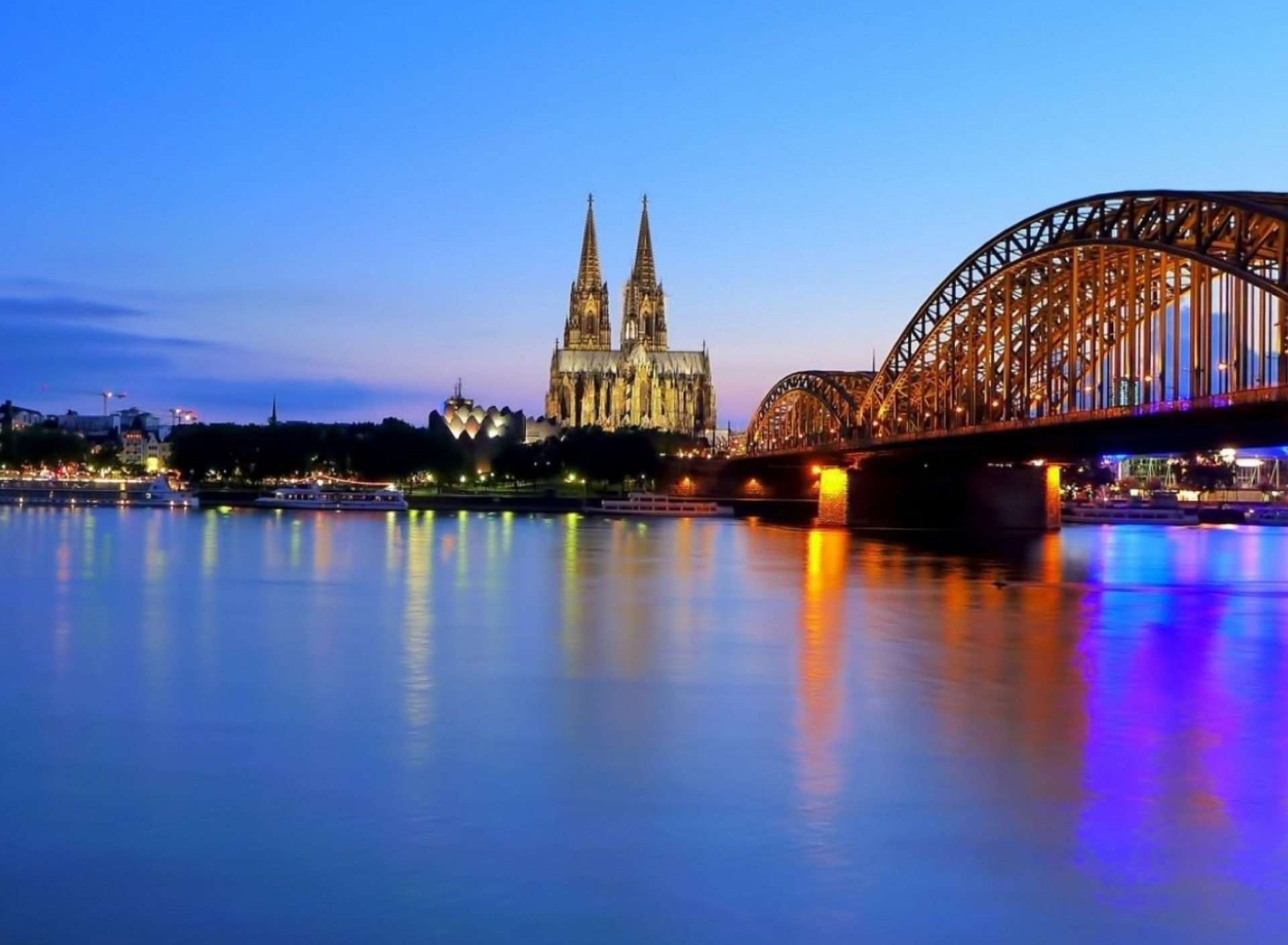 Cologne Cathedral HDR wallpaper 1920x1408