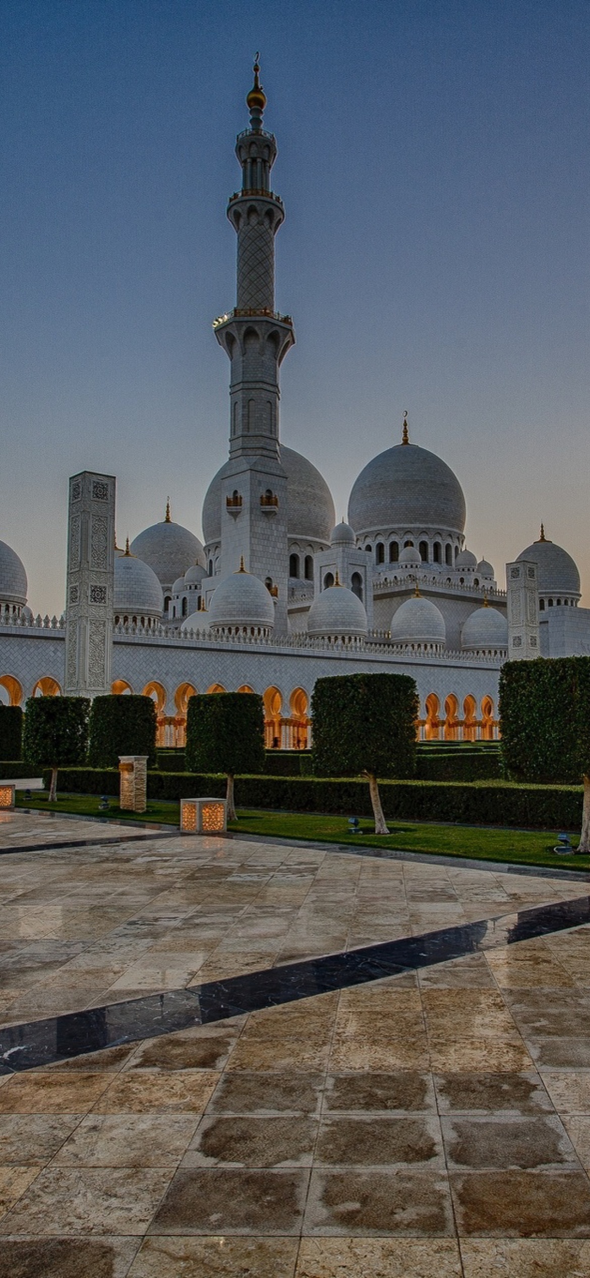 Обои Sheikh Zayed Grand Mosque in Abu Dhabi 1170x2532