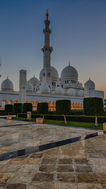 Обои Sheikh Zayed Grand Mosque in Abu Dhabi 360x640