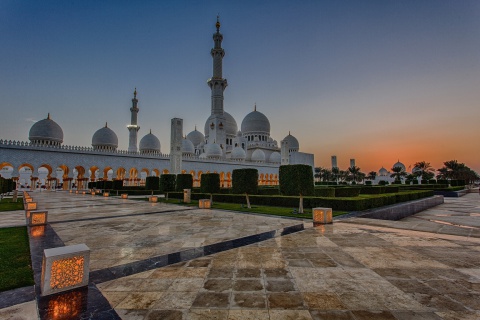 Fondo de pantalla Sheikh Zayed Grand Mosque in Abu Dhabi 480x320
