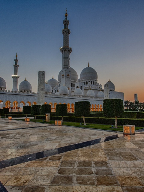 Das Sheikh Zayed Grand Mosque in Abu Dhabi Wallpaper 480x640