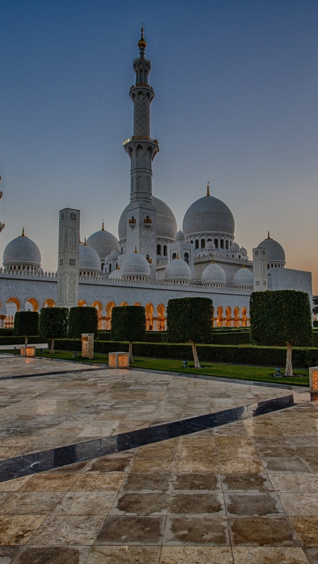 Sheikh Zayed Grand Mosque in Abu Dhabi wallpaper 640x1136