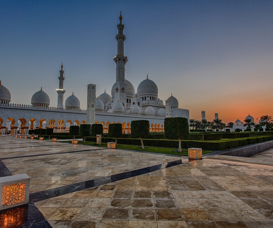 Das Sheikh Zayed Grand Mosque in Abu Dhabi Wallpaper 960x800