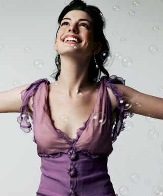 Anne Hathaway - Obrázkek zdarma pro Nokia C2-02