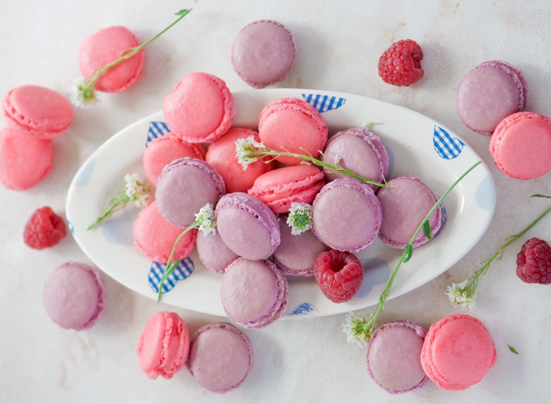 Das Pink Macarons Wallpaper 1920x1408