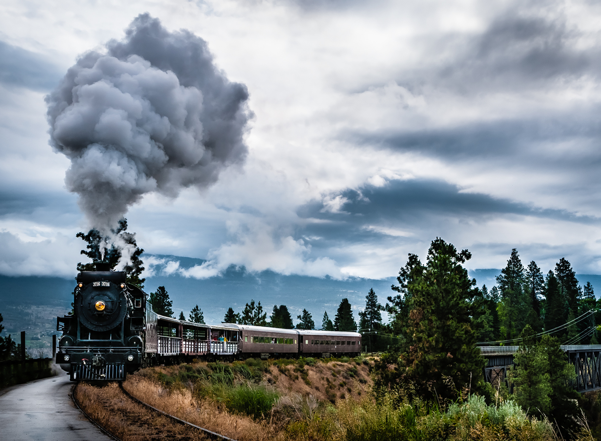 Обои Steam Train 1920x1408