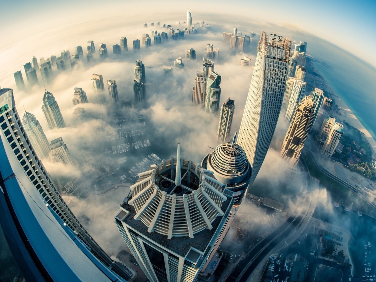 UAE Dubai Clouds screenshot #1 1280x960