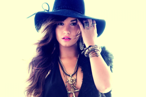 Fondo de pantalla Demi Lovato 480x320