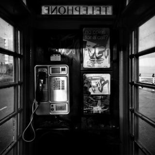 Phone Booth sfondi gratuiti per iPad 2