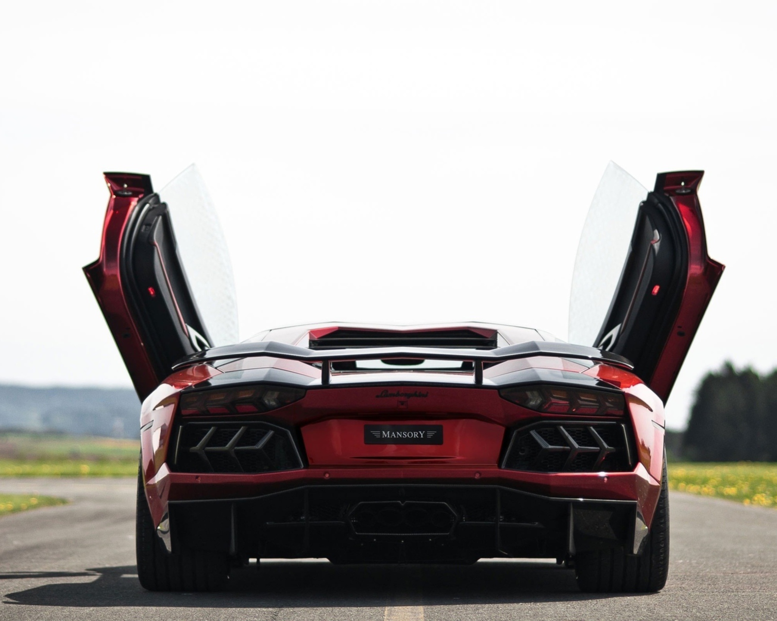 Обои Lamborghini Aventador 1600x1280