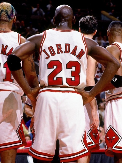 Обои Chicago Bulls with Jordan, Pippen, Rodman 480x640