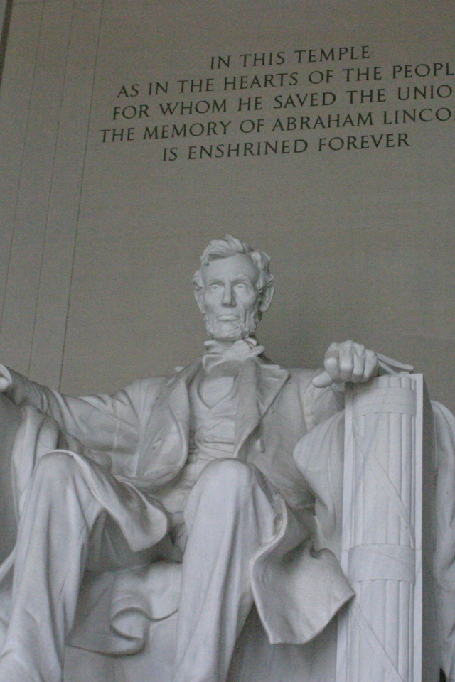 Lincoln Memorial Monument wallpaper 640x960