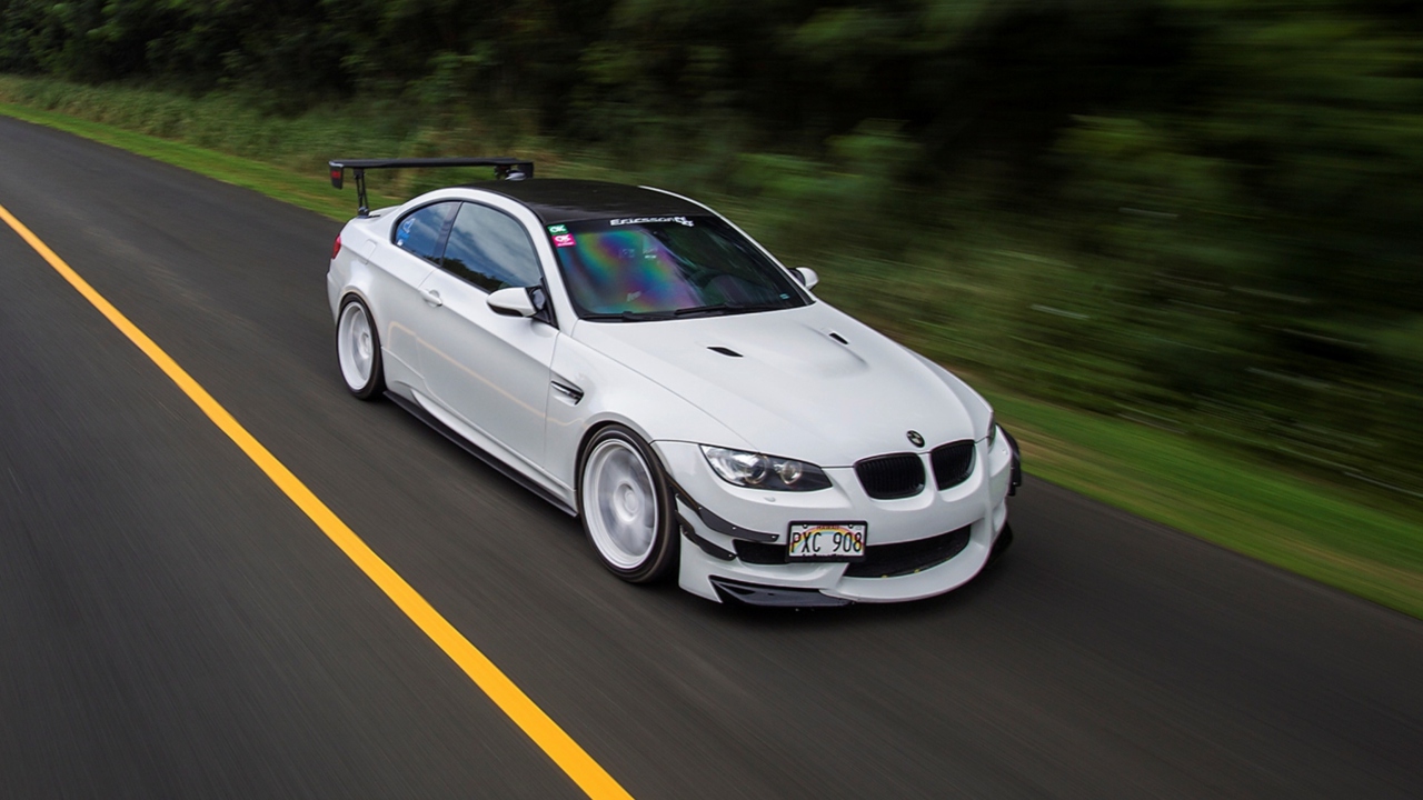Screenshot №1 pro téma BMW M3 1280x720