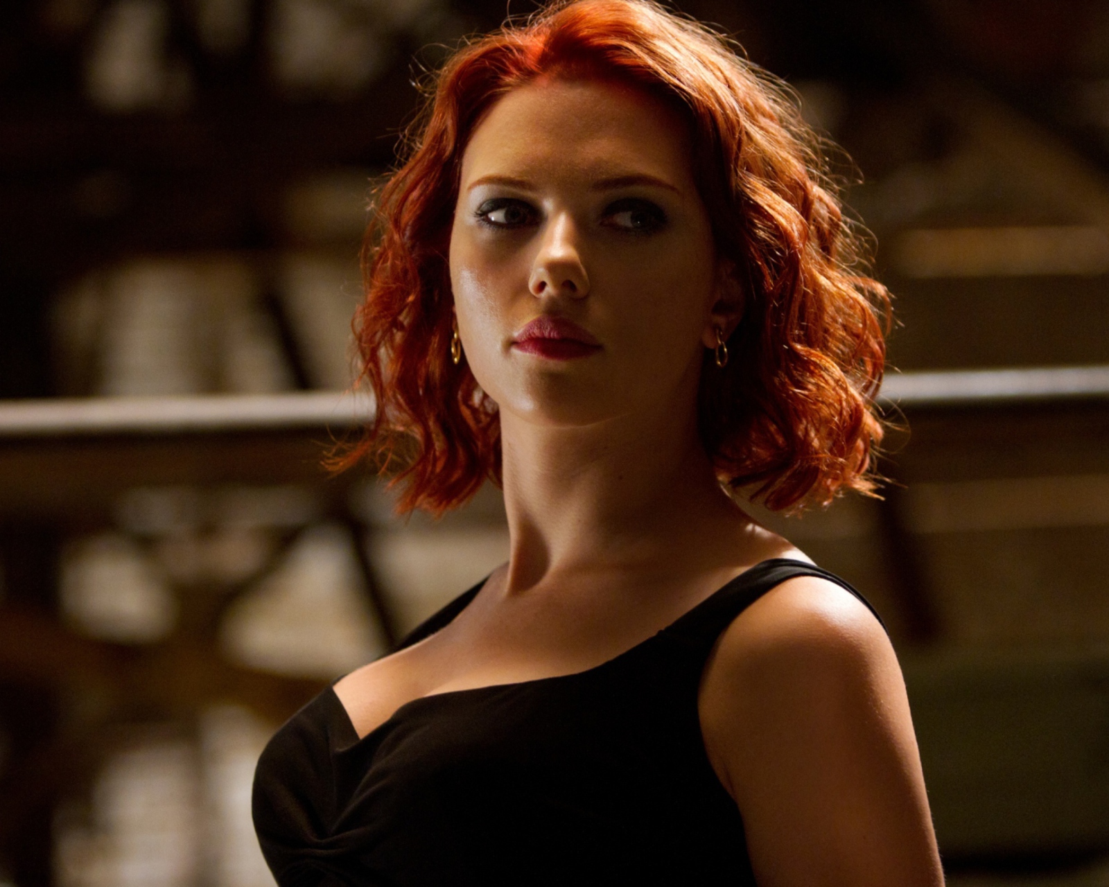 Обои The Avengers - Scarlett Johansson 1600x1280