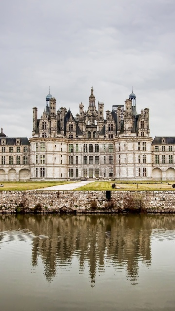 Обои Chateau de Chambord French Renaissance Castle 360x640