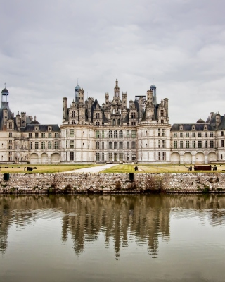 Kostenloses Chateau de Chambord French Renaissance Castle Wallpaper für 240x320