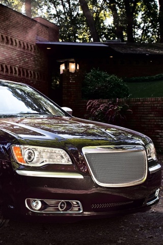 Chrysler 300 2012 screenshot #1 320x480