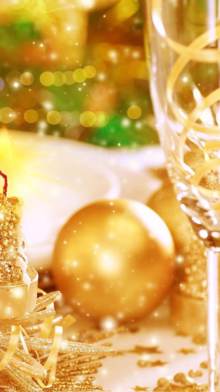 Обои Gold Christmas Decorations 750x1334