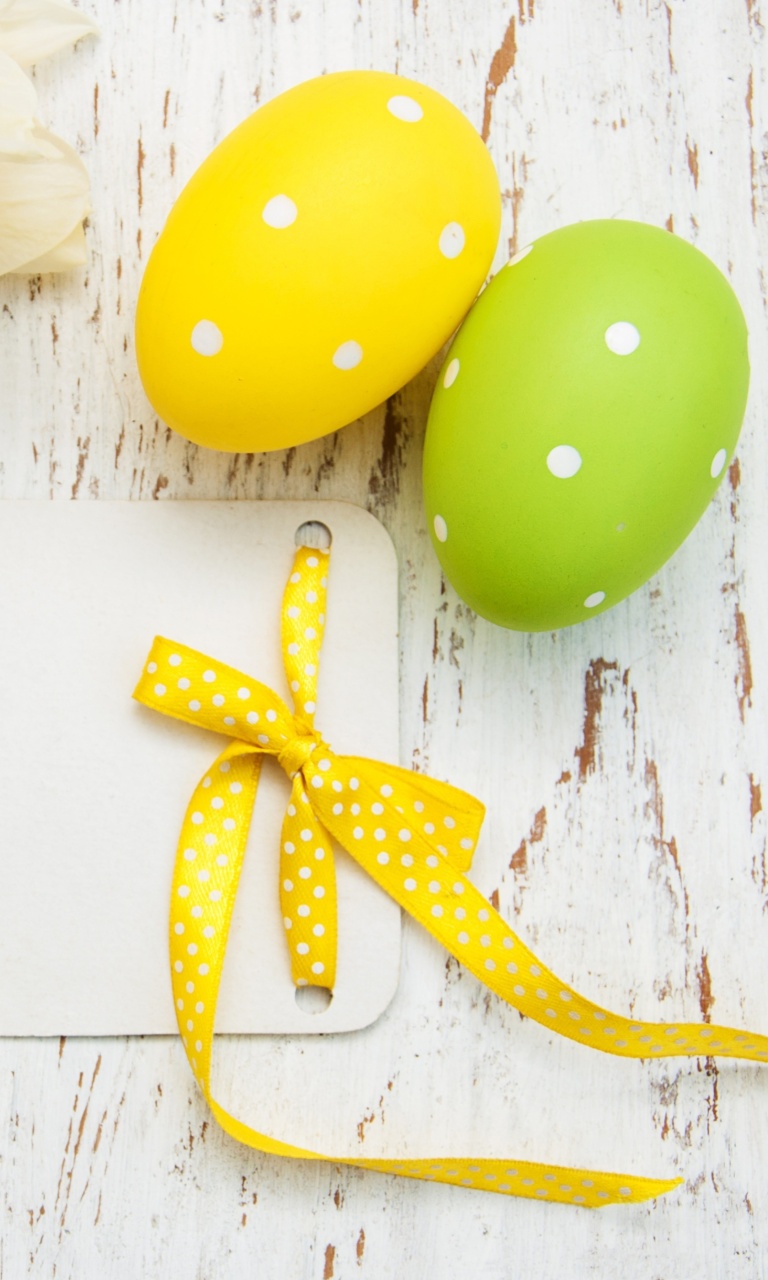 Fondo de pantalla Easter Yellow Eggs Nest 768x1280