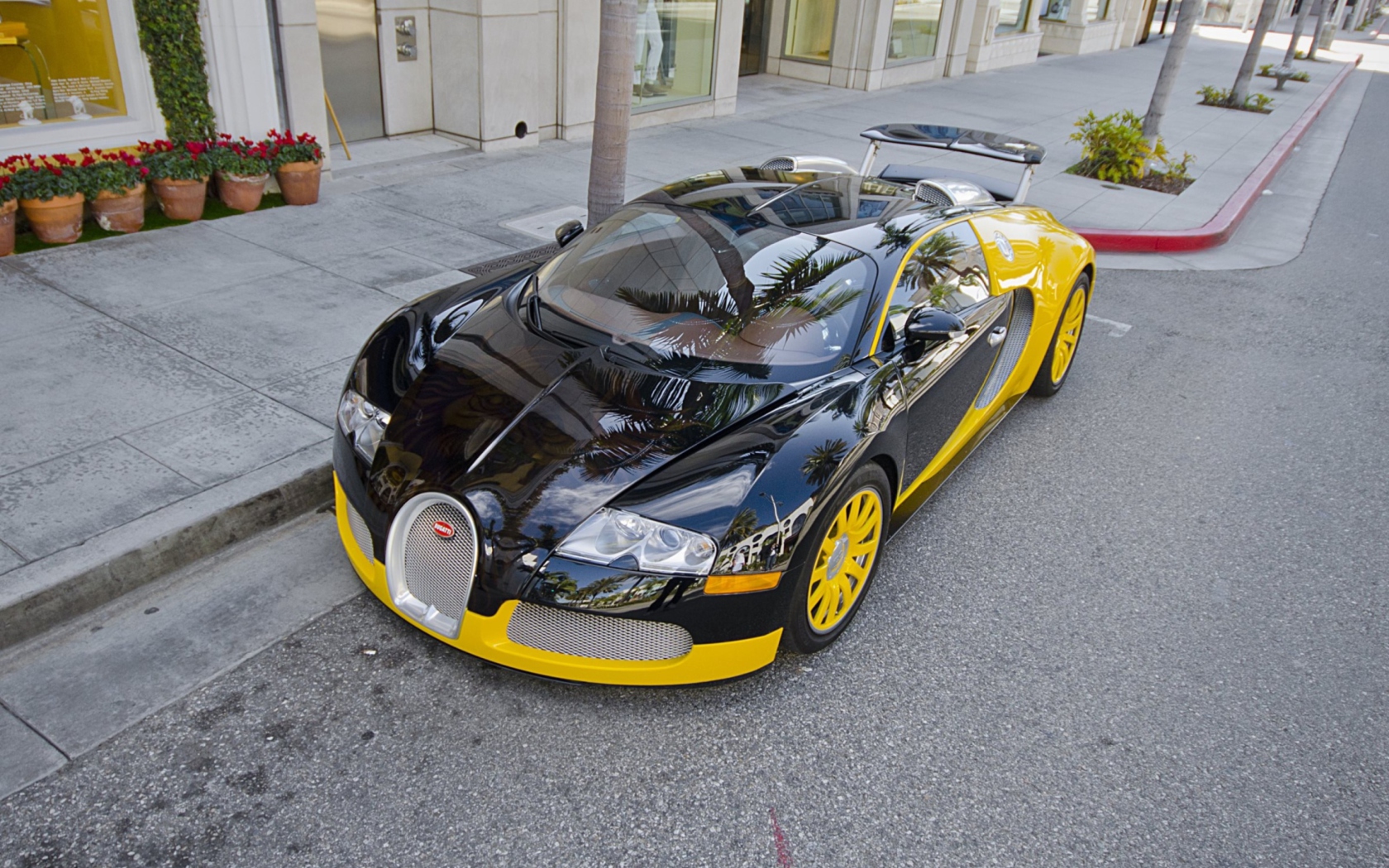 Обои Bugatti Veyron 1680x1050