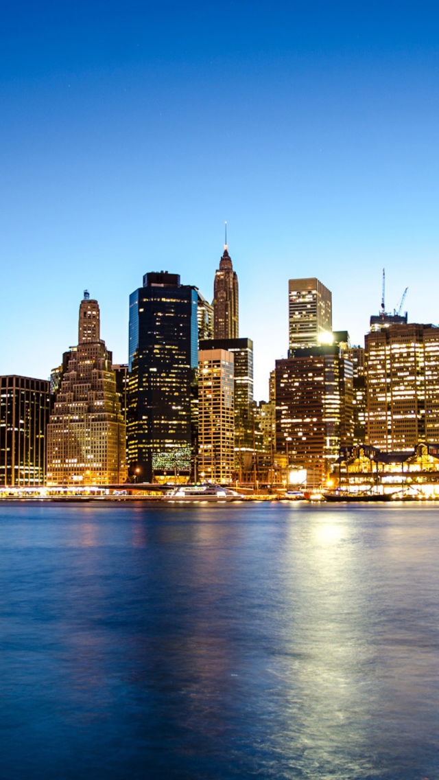 Sfondi Manhattan Skyline 640x1136