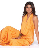 Fondo de pantalla Shilpa Shetty in Orange Dress 128x160