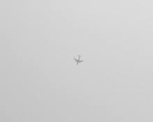 Das Airplane High In The Sky Wallpaper 220x176