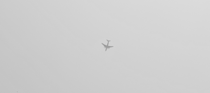 Airplane High In The Sky screenshot #1 720x320
