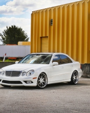 Screenshot №1 pro téma Mercedes Benz E350 176x220