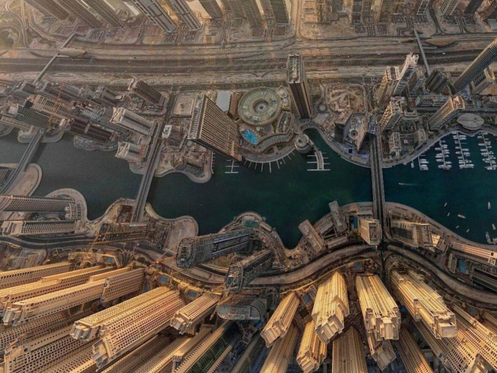 Dubai screenshot #1 1600x1200