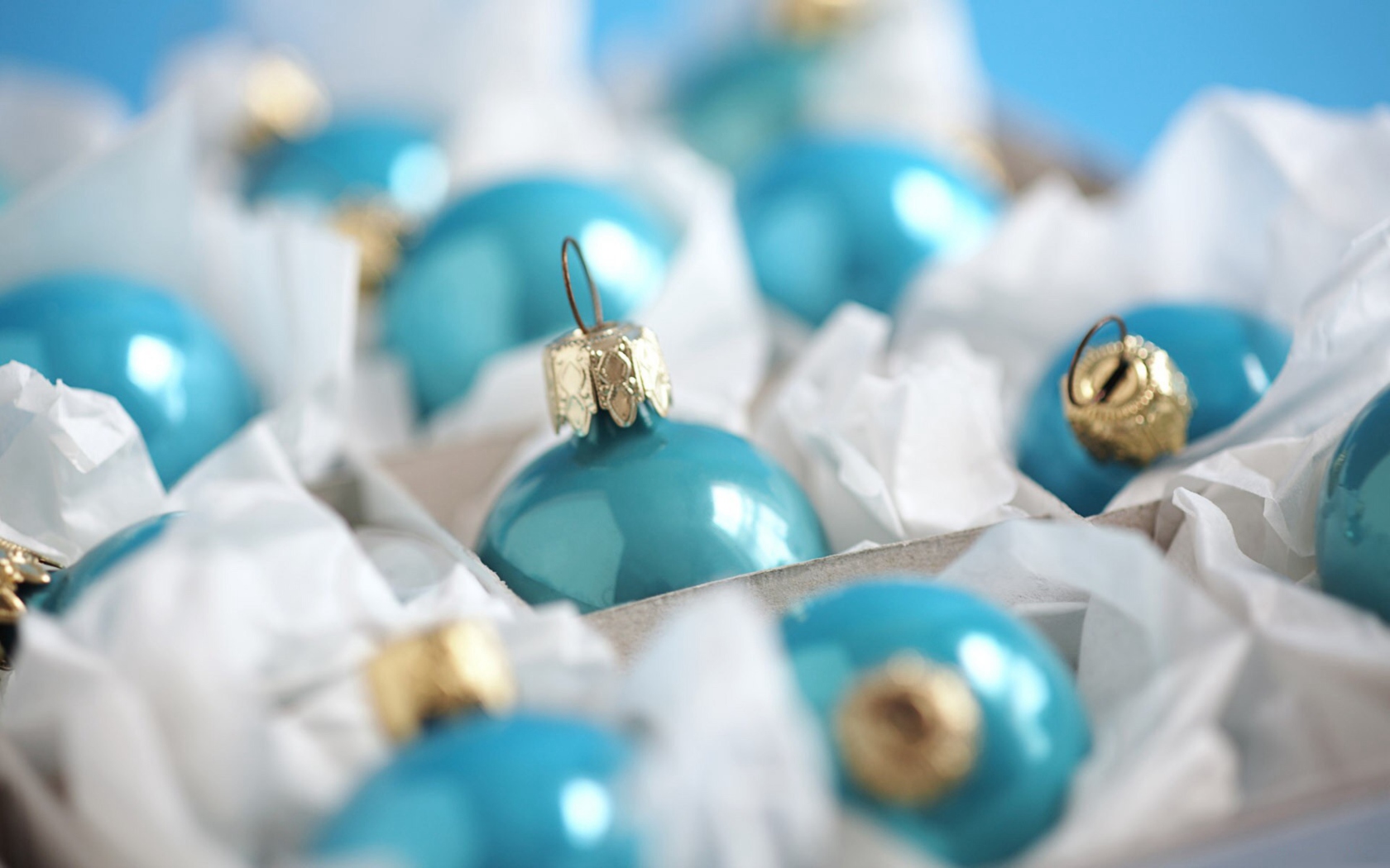 Das Turquoise Christmas Tree Balls Wallpaper 1680x1050