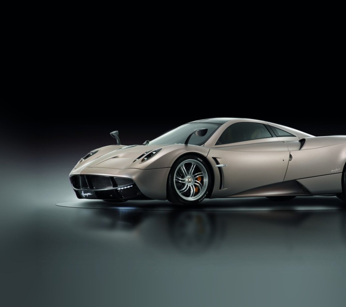 Pagani Huayra wallpaper 1440x1280