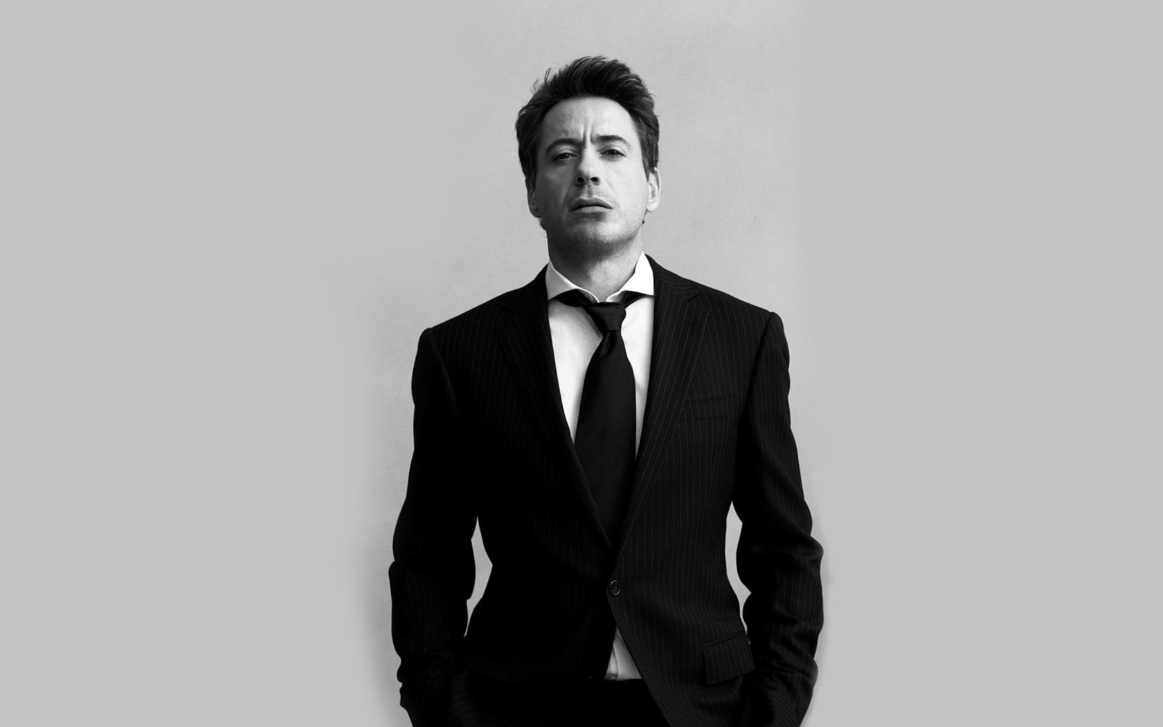 Fondo de pantalla Robert Downey Junior Black Suit 1680x1050